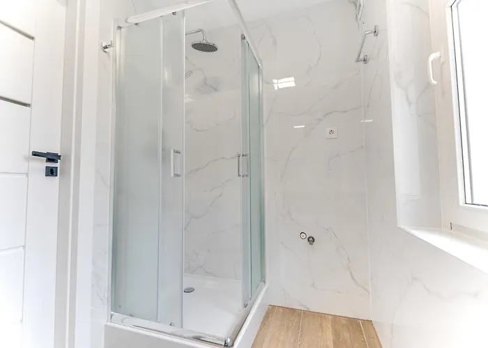 2c 3 Zi Whg 5 Betten 43,41m شقة